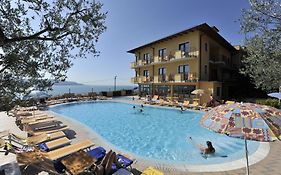 Villaggio Piccolo Paradiso 4*